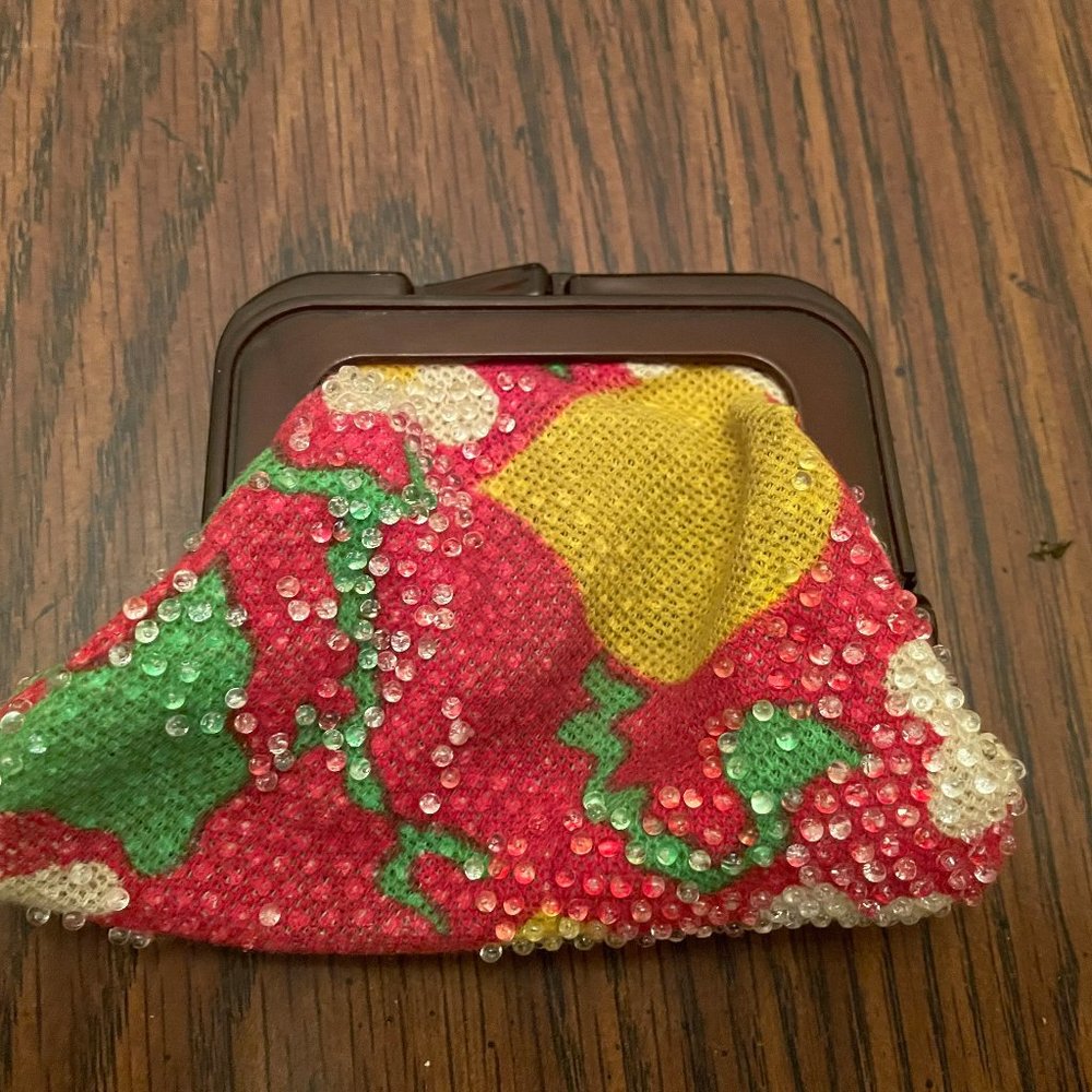 VINTAGE! BEADED CHANGE PURSE